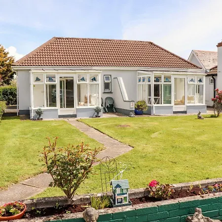 Dom wakacyjny Ferry Cottage,